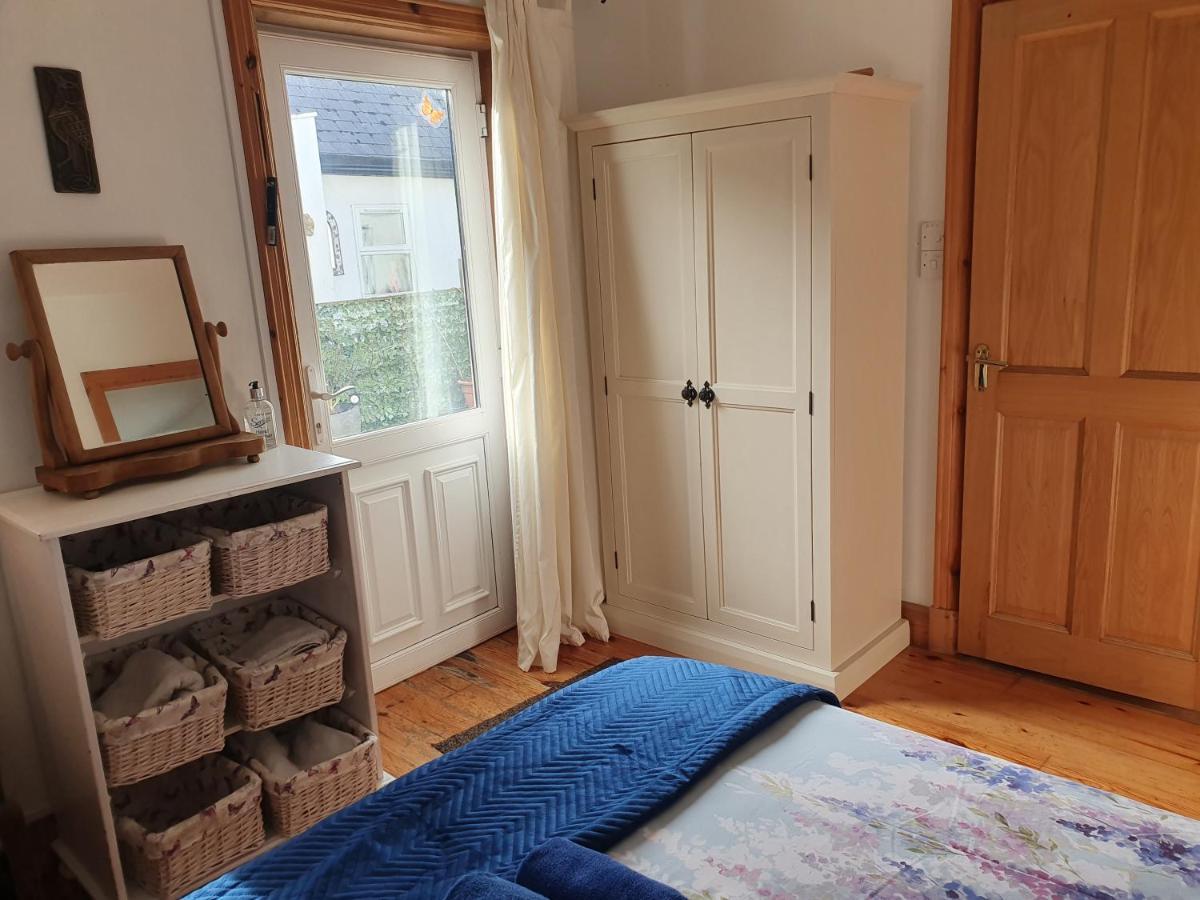 Cosy Self Contained Cottage With Stunning Views Killaloe Exteriör bild